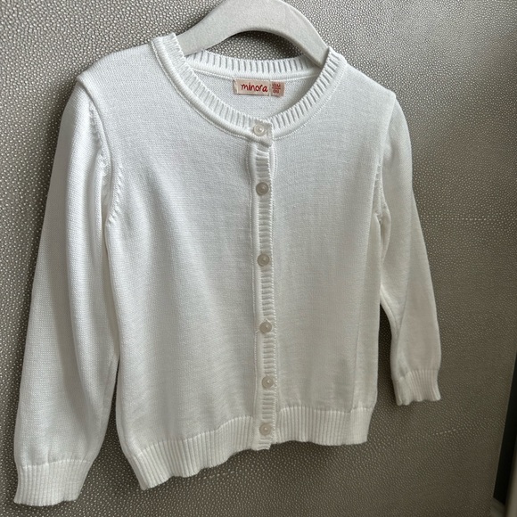 Basic white button up sweater, great as a layering piece. Sweater is unisex - Picture 1 of 2